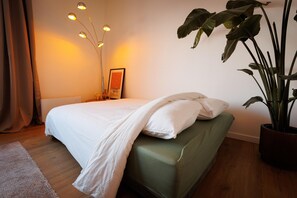 Apartamento | 2 dormitorios y tabla de planchar con plancha