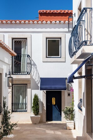 Exterior detail - Villa Dorothea (Lisbon)