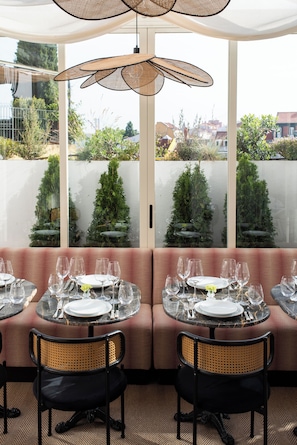 Breakfast and dinner served  - Villa Dorothea (Lisbon)
