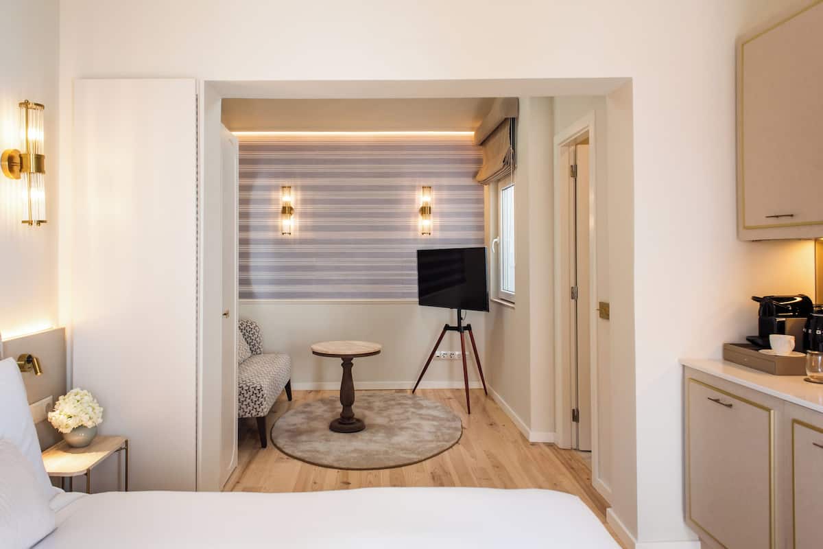 Deluxe Room | Free WiFi