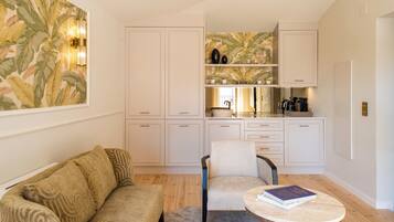 Standard Suite | Living area