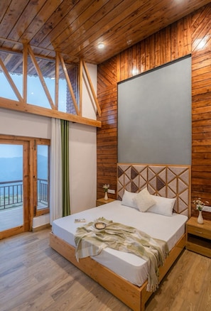 Luxury Room | Rollaway beds, free WiFi, bed sheets - Ridge View Cottages (Chakrata)