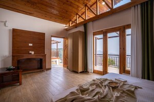 Quarto superluxo | Camas extras/dobráveis (sobretaxa), Wi-Fi de cortesia, roupa de cama