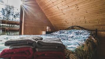 House | 3 bedrooms, individually furnished, iron/ironing board, bed sheets