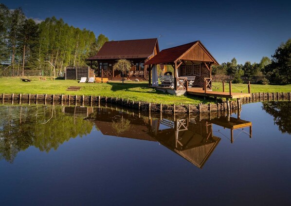 House | Exterior - Holiday Home With Sauna, Jacuzzi and Private Pond (Lipusz)