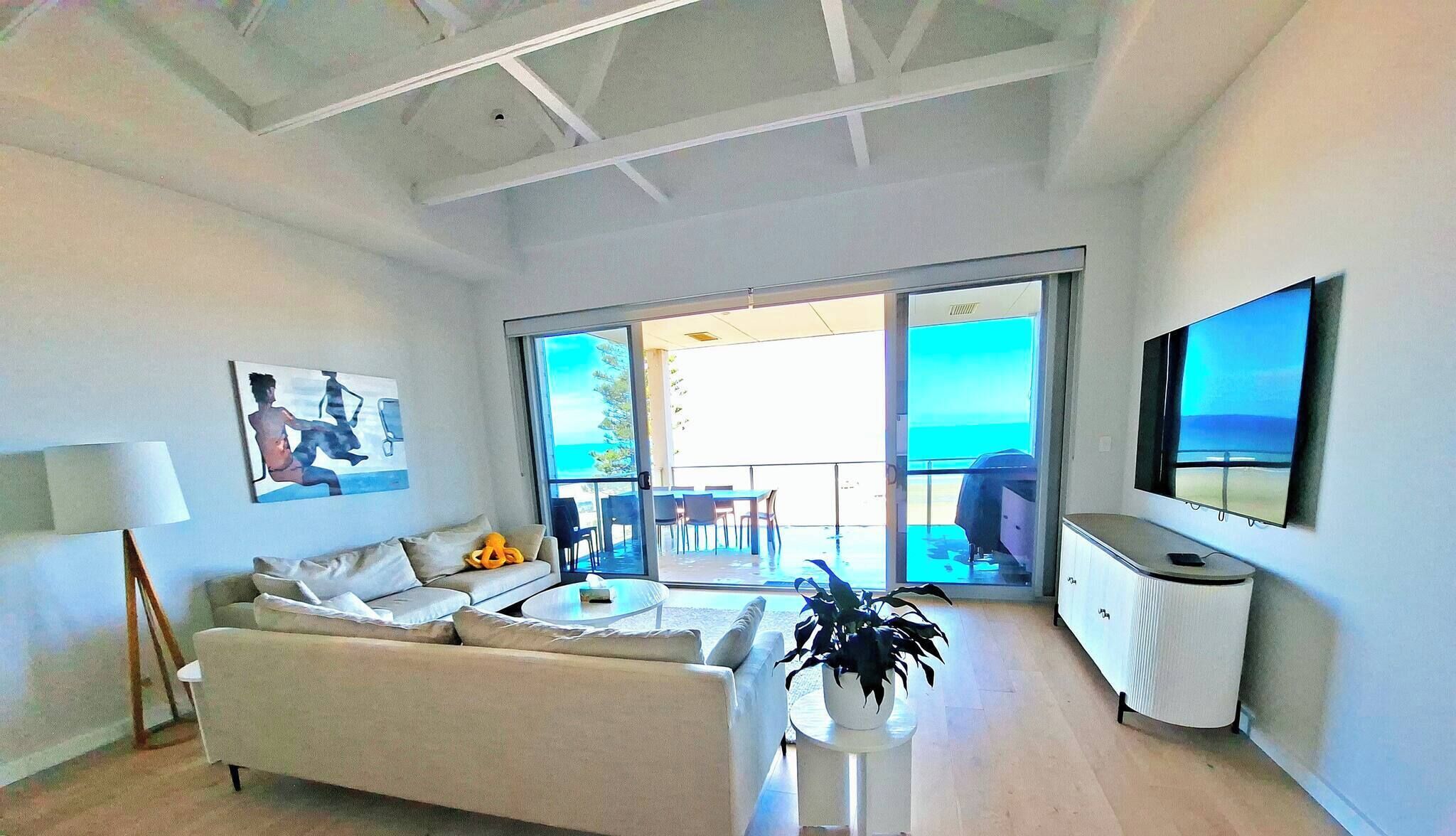 Apartment, 3 Bedrooms, Accessible | Living room