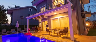 Große für Villa bis zu 9 Personen by Interhome