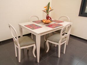 Kitchen / Dining Room - Elegantes Haus in Santana mit Garten und Grill by Interhome (Santana (Madeira))