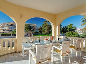 Outdoor dining - Riu Segura by Interhome (Dénia)