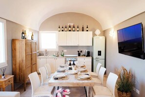 Dining - Villa Wei with private pool in Ostuni | TIPICO Collection (Ostuni)