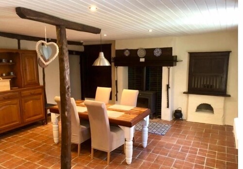 Gîte de caractère avec piscine – 2 chambres – campagne charentaise