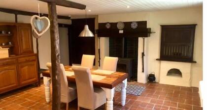 GĂźte de caractĂšre avec piscine â 2 chambres â campagne charentaise