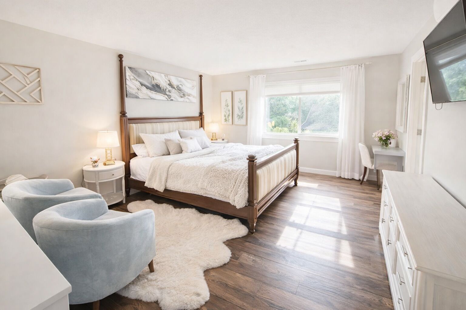 Iron/ironing board, WiFi, bed sheets