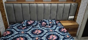 Habitació Deluxe | Llits addicionals, wifi gratuïta i roba de llit 