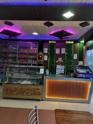 Dining - Shiva Family Restaurant Guest House (Noorpur)