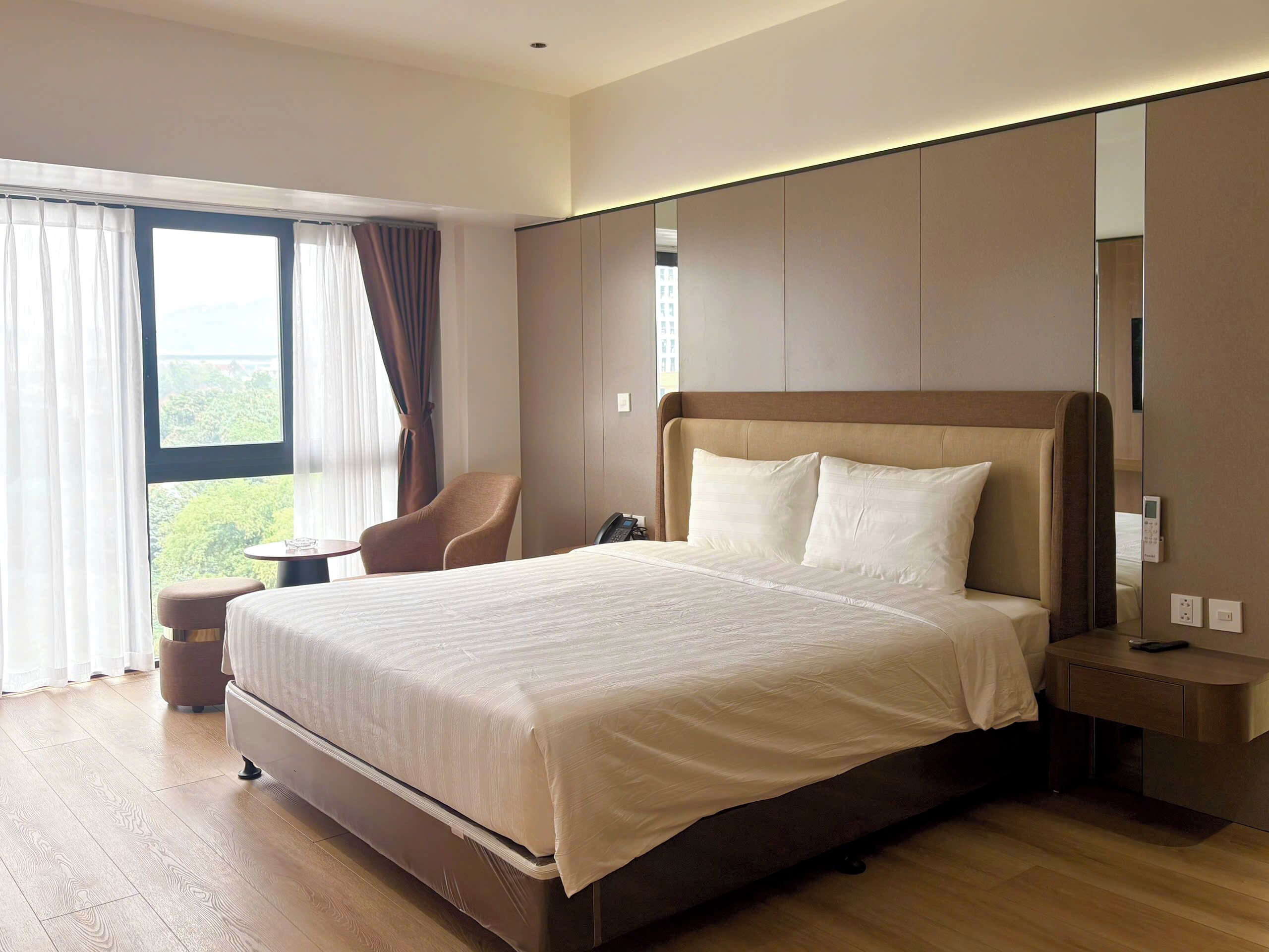 Superior Suite, City View