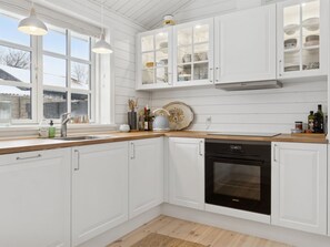Fridge, microwave, dishwasher, cookware/dishes/utensils - "Aria" - 310m from the sea by Interhome (Vejby)