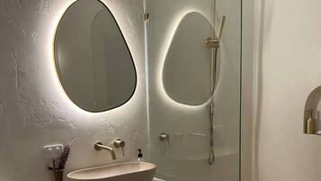 House, 2 Bedrooms, Balcony | Bathroom