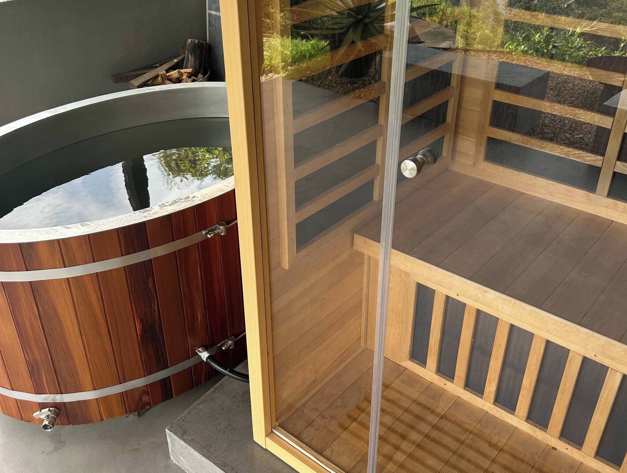 مغطس سبا خارجي