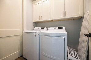 Interior - "30A Hideaway"~The Hammocks~15 Min Walk to Beach~2 Community Pools~Beach Gear (Santa Rosa Beach)