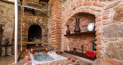 Cozy 1-bedroom cabin in amazing Şirince with AC