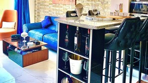 Leilighet – comfort, terrasse, bassengutsikt | Oppholdsområde