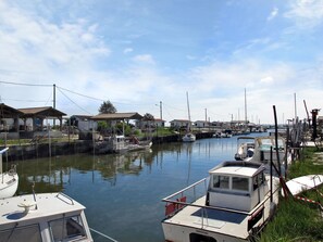 Marina - swimmingpool - Strand - Geschäfte by Interhome (Andernos)