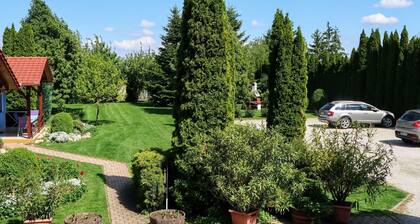 Stimmungsvolle Ferienwohnung mit groĂem Garten by Interhome