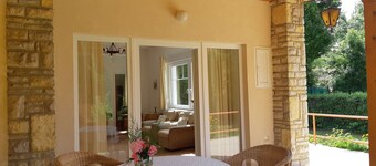 Renoviertes Haus in Zamárdi mit Großer Terrasse by Interhome