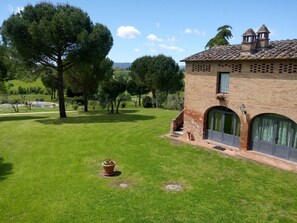 Property grounds - Unsere Kunden sind unsere Freunde by Interhome (Siena)