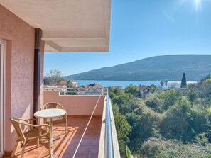 Outdoor dining - Wohnung "Lux" mit Meerblick by Interhome (Herceg Novi)