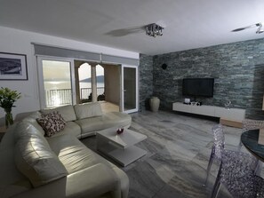 TV, fireplace, DVD player - Ferienvilla Mar - Insel Krk - Direkt am Strand by Interhome (Krk/Punat)