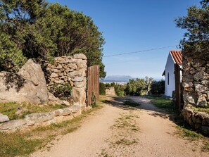 Property grounds - Altes gallurisches Bauernhaus mit Blick auf Olbia by Interhome (Olbia)