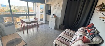 Beach 200m away - Bright T2 with fast Wifi