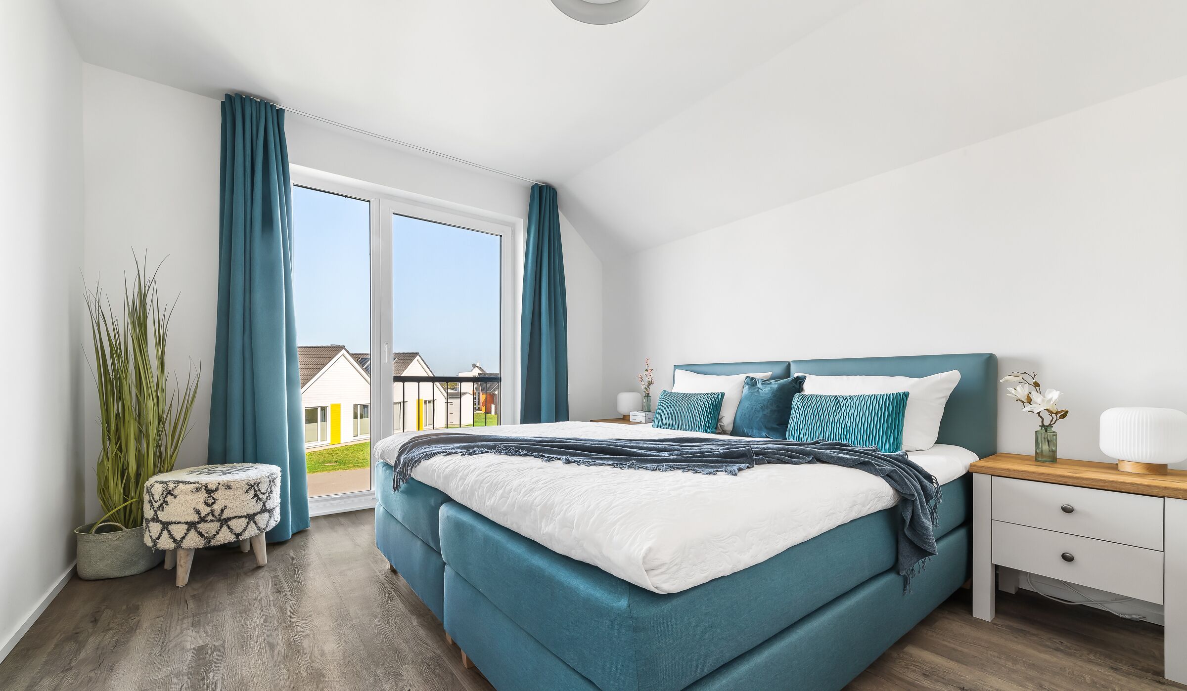 Fer et planche à repasser, lit parapluie, Wi-Fi gratuit, draps fournis