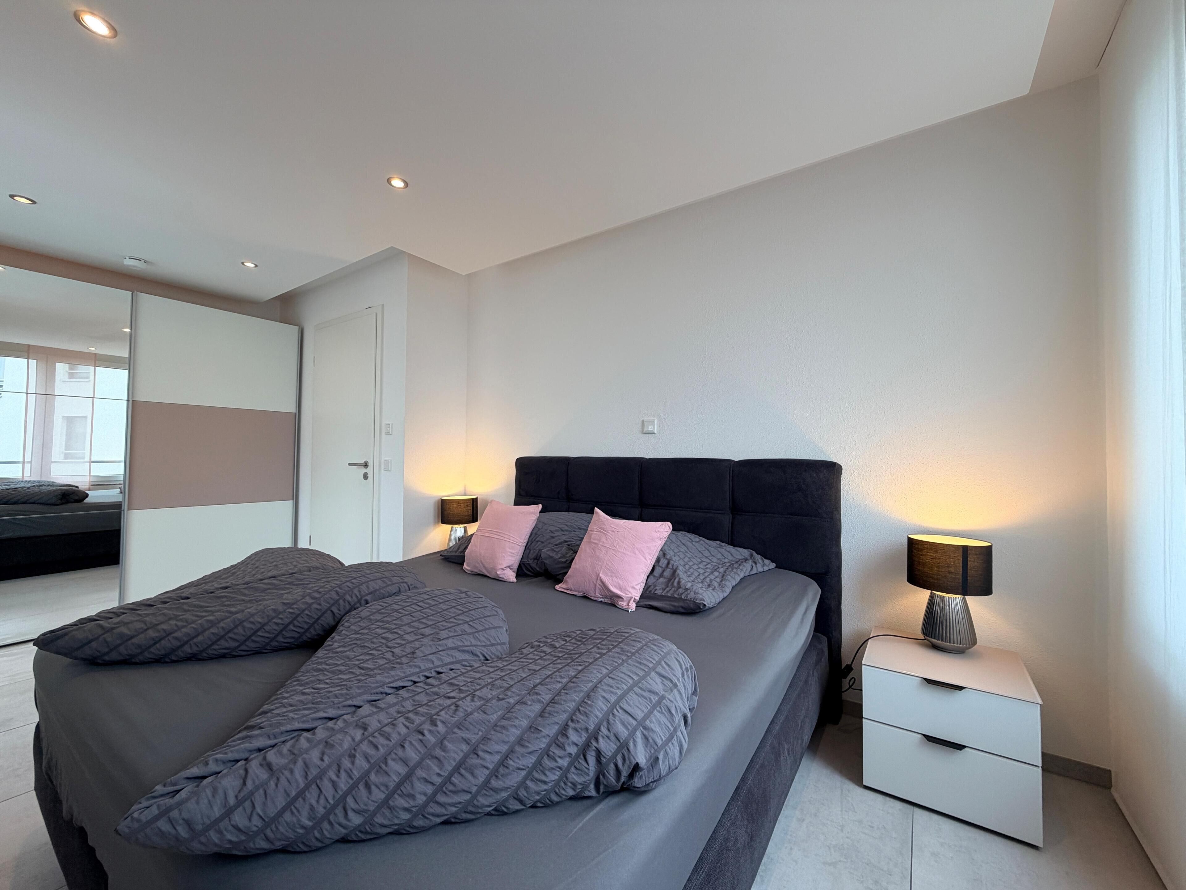 Bügeleisen/Bügelbrett, kostenloses WLAN, Bettwäsche