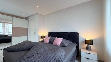 Bügeleisen/Bügelbrett, kostenloses WLAN, Bettwäsche