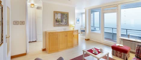 Télévision, table de tennis de table