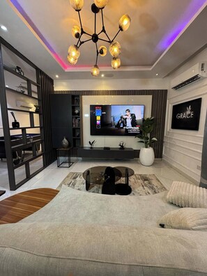 Deluxe Apartment, Balcony, City View | Interior - Oputa Jay Apartment (Abuja)