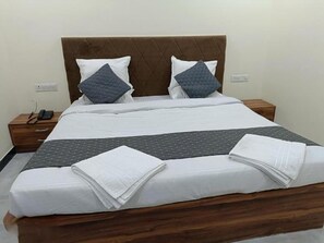 Superior Room, City View | Desk, free WiFi - Hotel The Castle Inn (Varanasi)