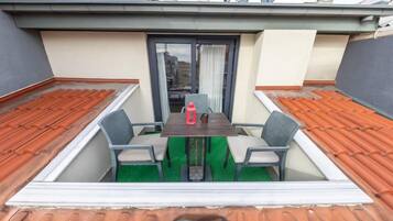 Deluxe Room | Balcony