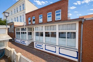 Exterior detail - Villa Sofia - Nordlicht: Comfortable vacation apartment on Borkum near the sandy beach (Borkum)