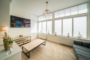 TV - Villa Sofia - Nordlicht: Comfortable vacation apartment on Borkum near the sandy beach (Borkum)
