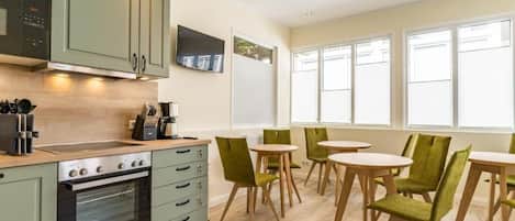 Fridge, stovetop, coffee/tea maker