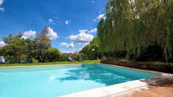 Piscina stagionale all'aperto