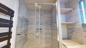 Shower - Le Grain de Sel (Saint-Hilaire-de-Riez)