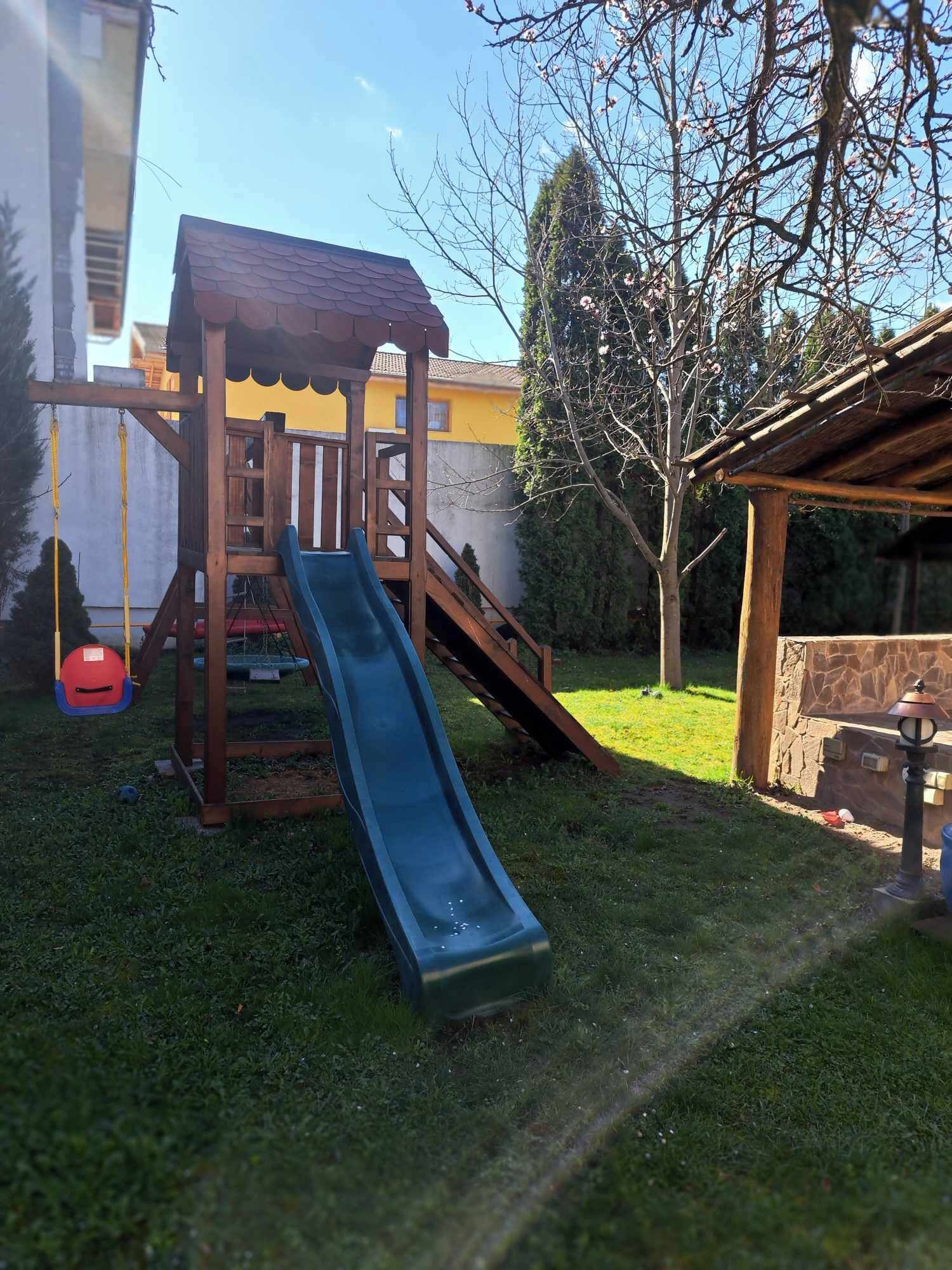 Children's play area - outdoor