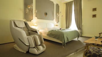 Deluxe Double Room | In-room safe, desk, soundproofing, iron/ironing board