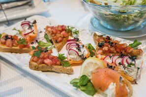 Desayuno todos los días (con cargo)