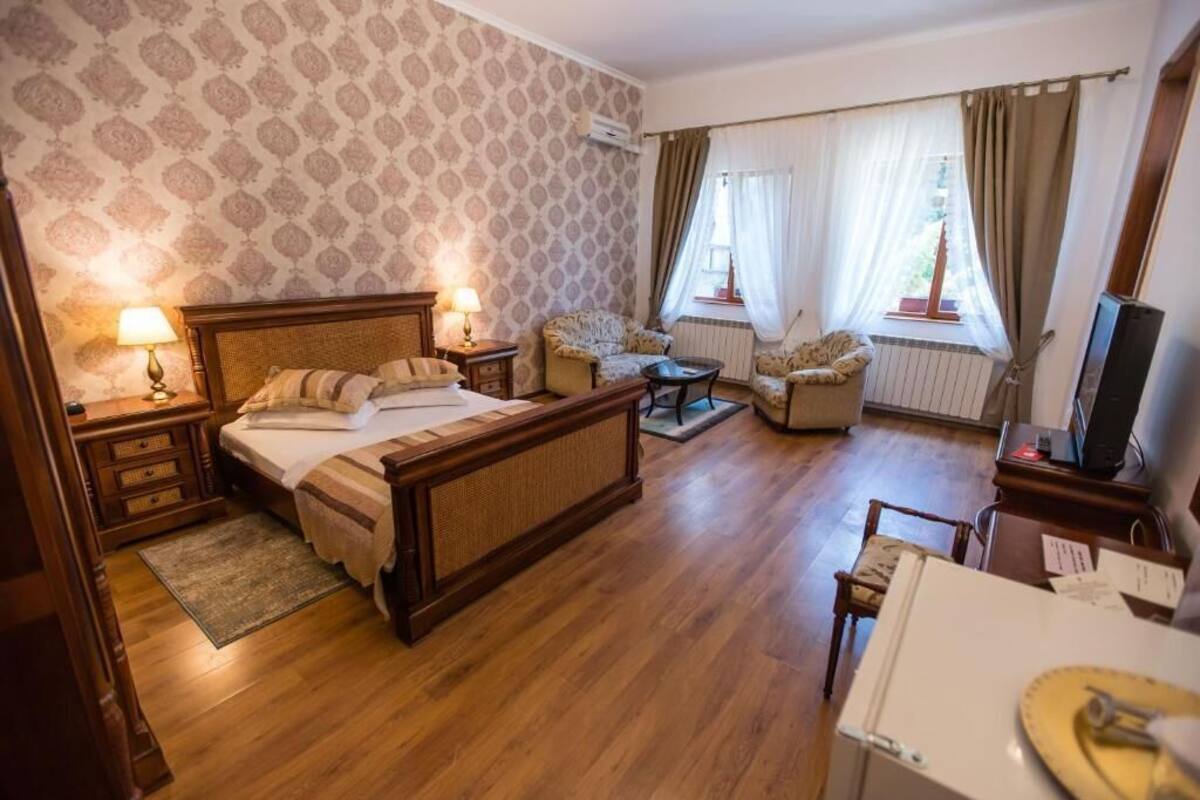 Chambre Double Deluxe | Coffres-forts dans les chambres, bureau, chambres insonorisées